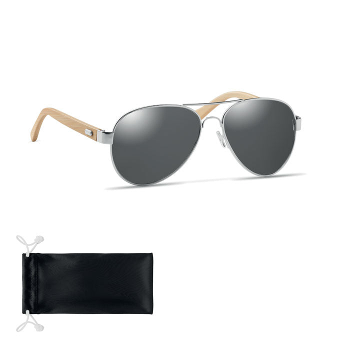 Lunettes de soleil en bambou dans un sac