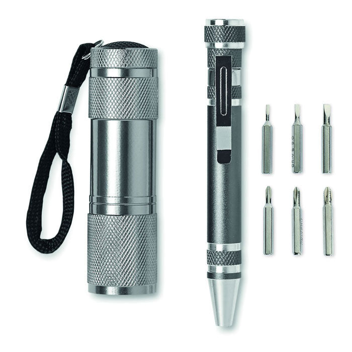 Lampe de poche et ensemble d'outils