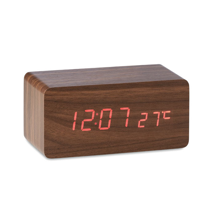Watch charges HOMEM wirelessly